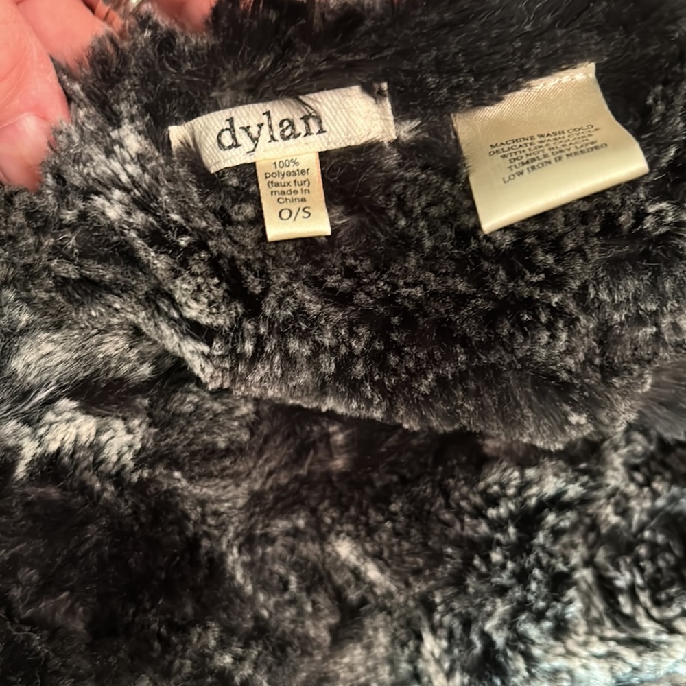 Dylan Infinity Scarf - Picture 4 of 4